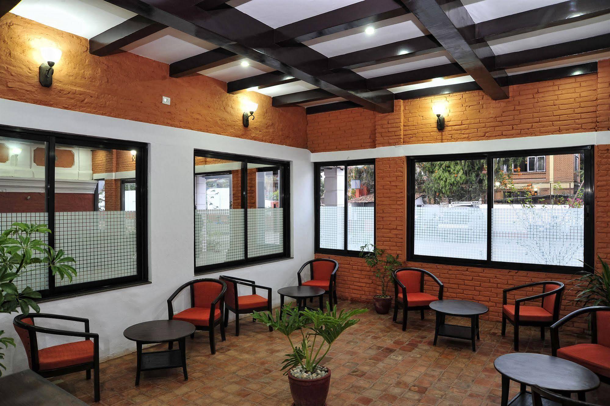 Oyo 738 Hotel Kaze Darbar Katmandou Extérieur photo